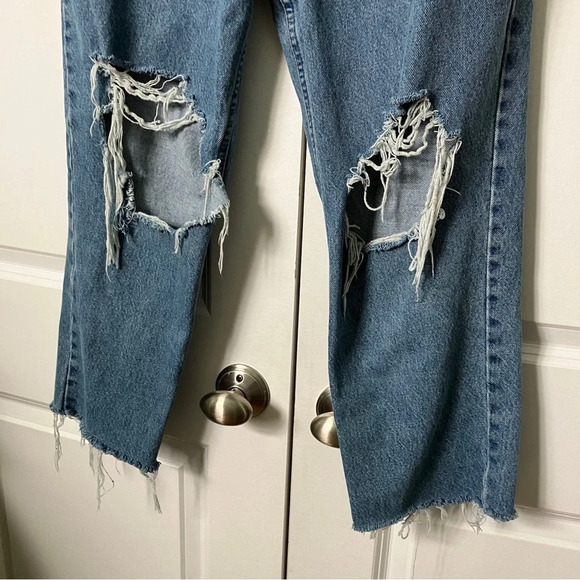 Vintage Gap Classic Distressed Denim Raw Hem High Rise  Blue Cropped Jeans - Picture 5 of 6